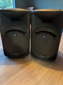 Mackie c300z Passive Speakers