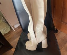 Ladies knee high boots size 3