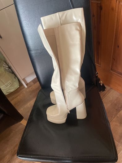 Ladies knee high boots size 3