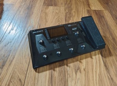 Zoom G6 guitar multi effects pedal