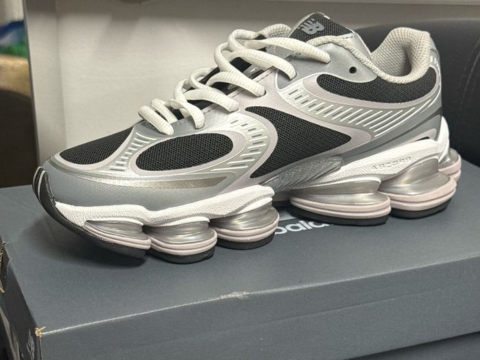 New Balance ABZORB 2000
