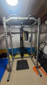 squat rack