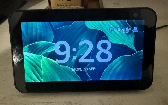 Amazon Echo Show 5 1st Generation Smart Speaker - H23K37