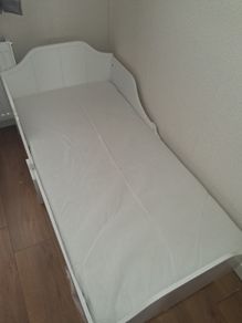 Toddler bed