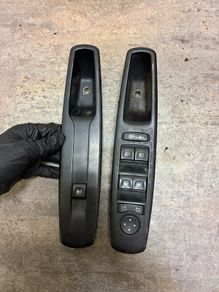 Genuine Renault Megane MK3 Front Electric Window Master Switch Pack & Passenger Handle
