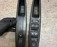 Genuine Renault Megane MK3 Front Electric Window Master Switch Pack & Passenger Handle