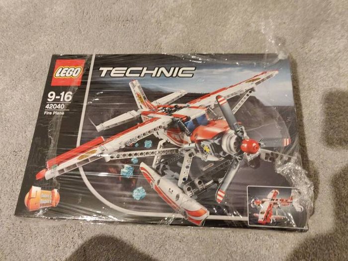 New Lego Technic 42040 Fire Plane (Retired/Discontinued)