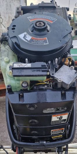 Mariner 125hp 2-Stroke Outboard 4 Parts or repair