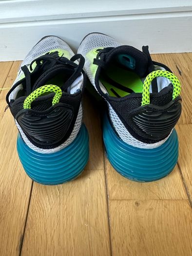 Nike Aur Max 9020