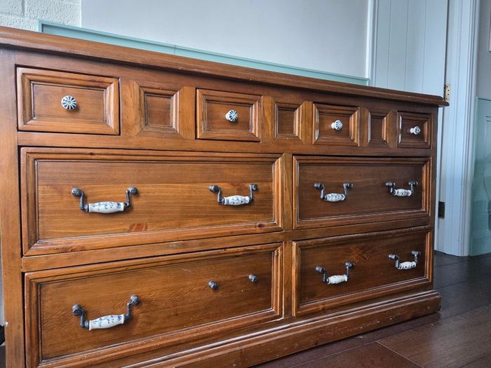 Solid wood 8-drawer dresser