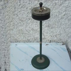 Vintage Swivel / Rotating Ashtray -