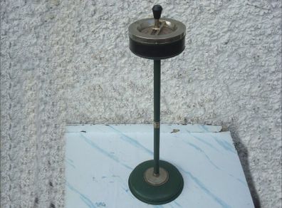 Vintage Swivel / Rotating Ashtray -
