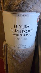 B&M Luxury Supersoft Faux Fur Rug