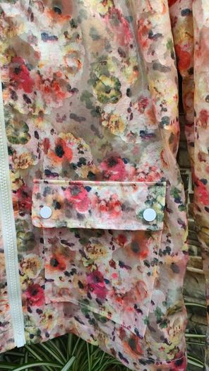 Topshop Womens Multicoloured Floral Rain Coat Size 10 Perfect for festival season