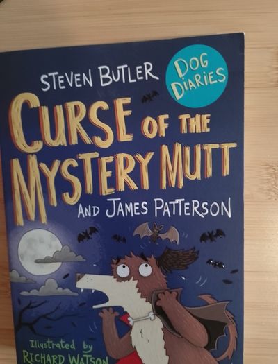 Curse of the Mystery Mutt  Dog Diaries series