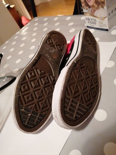 converse runners size 4.5 UK
