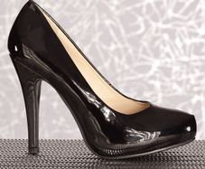 black lacquered heels size uk 2