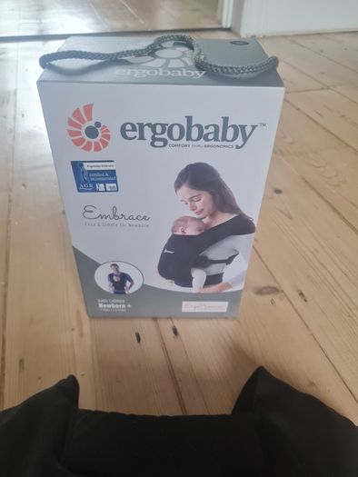 Ergobaby embrace baby carrier