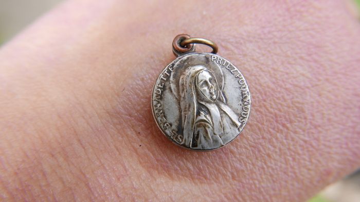 Vintage St Bernadette Sliding Medal with Tissue Relic--Vintage/Antique Round Reliquary/Theca Necklace Pendant--Lourdes Soubirous Saint Catholic