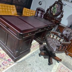 large partners desk(no chair)