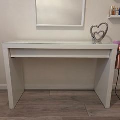 Dresser/Makeup table + Chair+Mirror