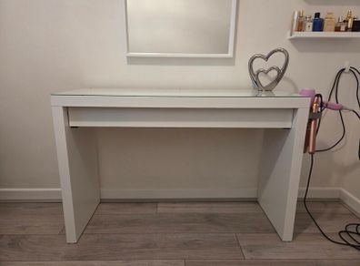 Dresser/Makeup table + Chair+Mirror