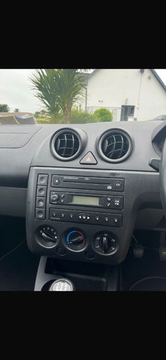 2004 Ford Fiesta