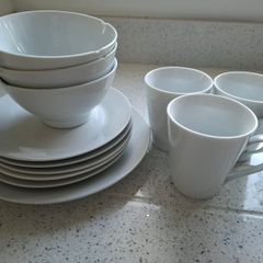 White plates, bowls and cups