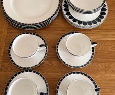 Aynsley Fine Bone China "Mozart" 20-Piece Dinner set