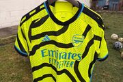 Arsenal 23/24 Away kit Medium