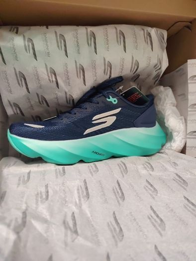 Skechers