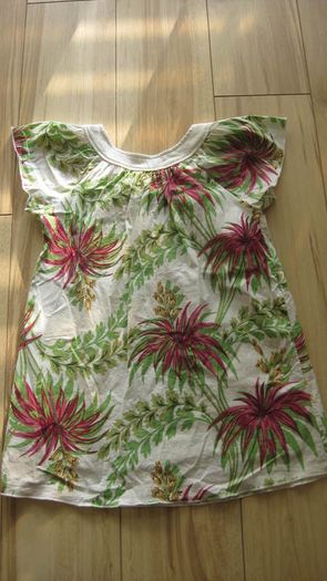 ladies tropical palm tree white top with green + pink floral design  small 8 -10