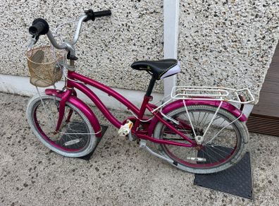 Girls bike