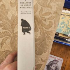 A Treasury Of Great Mysteries.  By Howard Haycraft. And John Beecroft. First Edition Volume 1 1957 Hardback In Good Condition.  See Photos For Same.