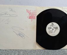 LP Vinyl Record - Signed Mama's Boys - Official Bootleg