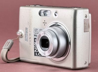 Nikon COOLPIX L11 6.0MP Digital Camera