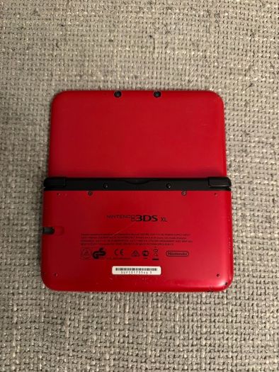Nintendo 3DS XL Red