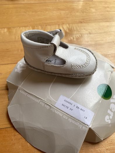 Kickers white leather christening baby booties 0-9 months