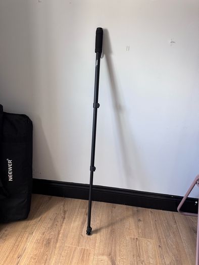 Amazon Basics Camera Monopod with Carry Case Like New