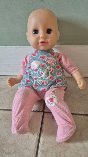baby anabel & outfits