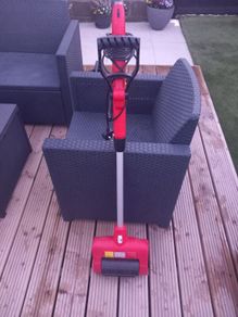 Electric decking / patio scrubber