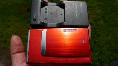 Orange Fujifilm FinePix Z10fd Digital Camera 7.2MP Battery ,Charger Tested