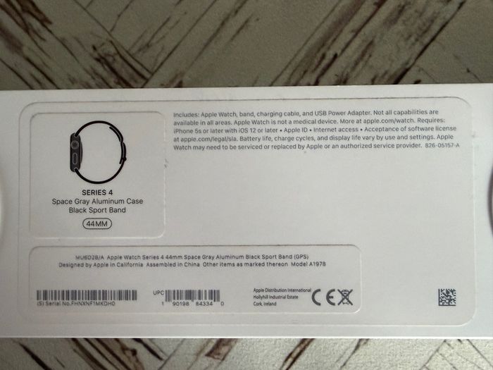 Apple Watch Series 4  44mm  Space Grey  Excellent Condition