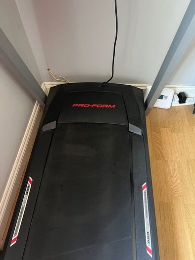 ProForm 305 CST Treadmill  Excellent Condition