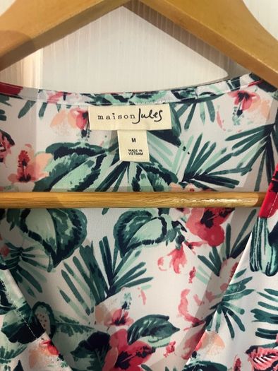 10 euro Selection of new and designer summer Dresses in sizes 10 / 12 to clear