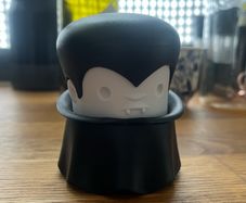 Garlic press / grinder