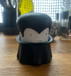 Garlic press / grinder