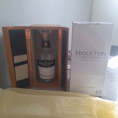 Midleton 2022 Box , sock , wooden box , bottle
