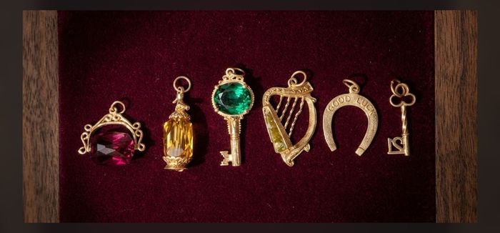 9k gold charms