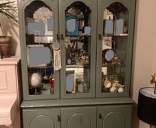 Glass cabinet with Mirror
